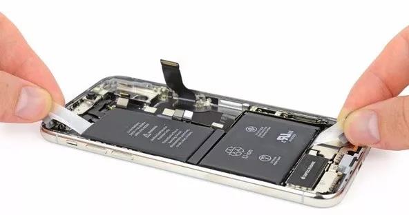 手機卡頓續航短，iPhone降頻門