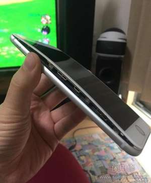 iPhone?8又出事故-手機(jī)電池為何會(huì)鼓包？